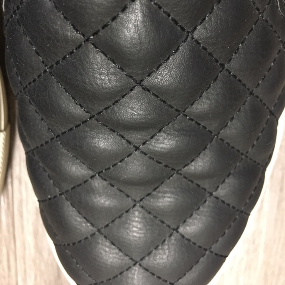Shoes - Picture 2 of 3